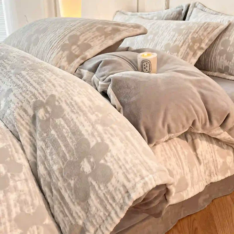 Kuscheliges, dickes Bettwäscheset aus geprägtem Fleece (4-teilig)