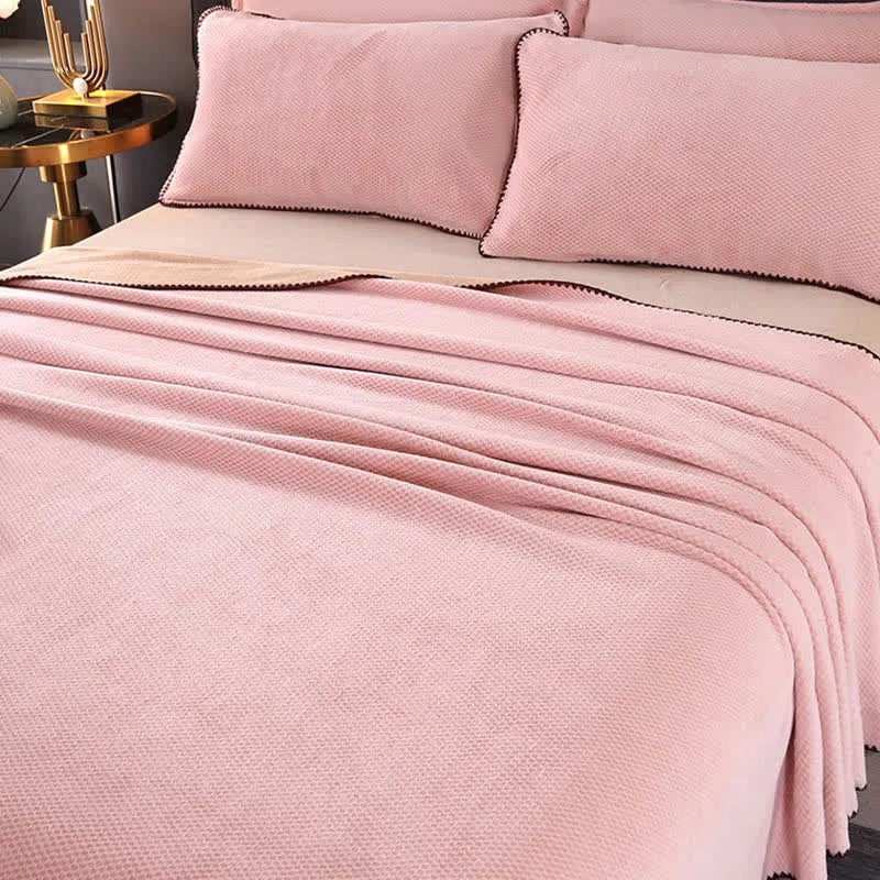 Warme Überwurfdecke aus kariertem Jacquard
