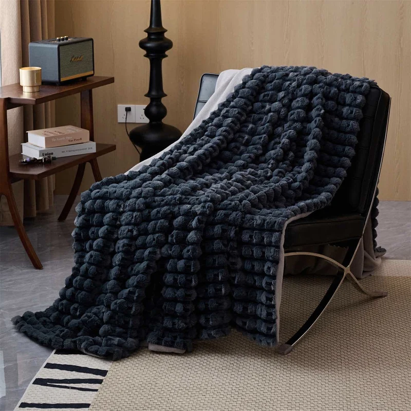 Moderne, luxuriöse Fleece-Überwurfdecke