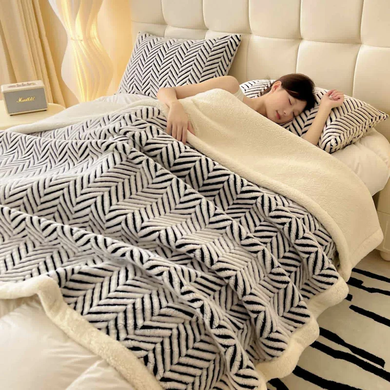 Moderne gestreifte Jacquard-Überwurfdecke