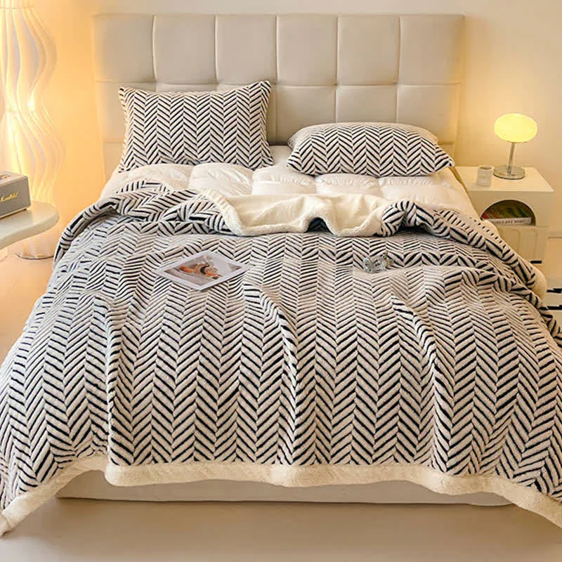 Moderne gestreifte Jacquard-Überwurfdecke