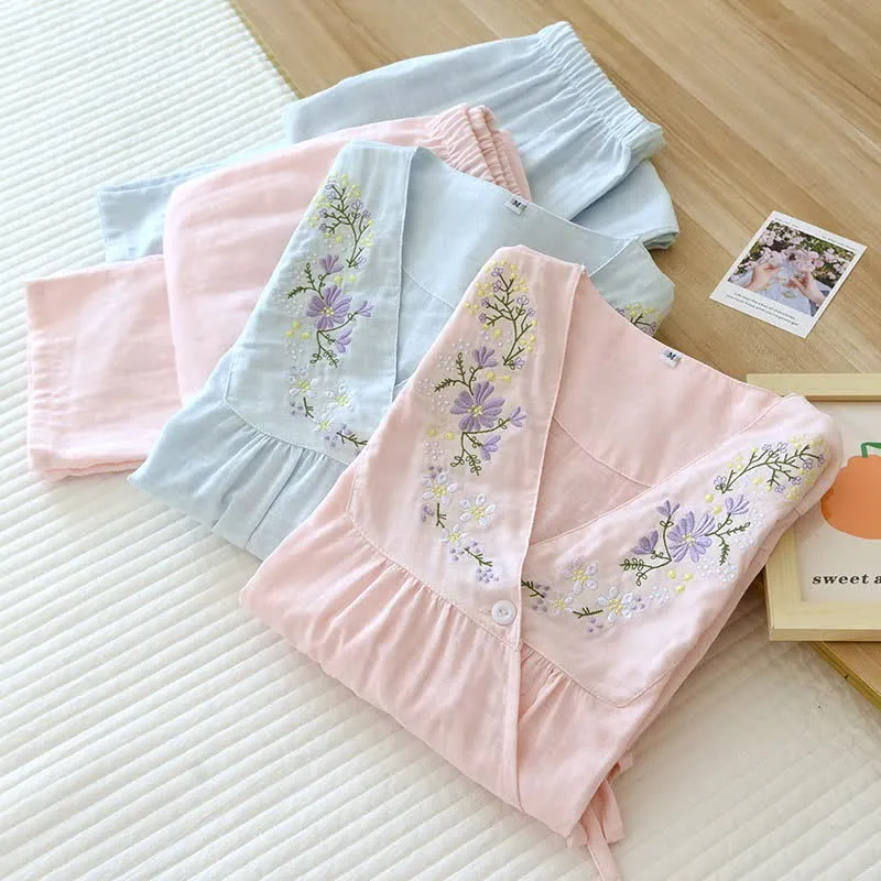 Kimono-Loungewear aus Baumwollgaze mit Blumenstickerei