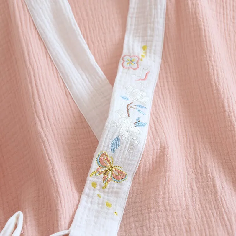 Kimono-Loungewear aus Baumwollgaze mit Schmetterlingsstickerei