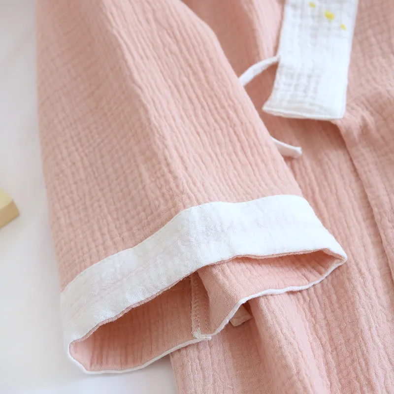 Kimono-Loungewear aus Baumwollgaze mit Schmetterlingsstickerei