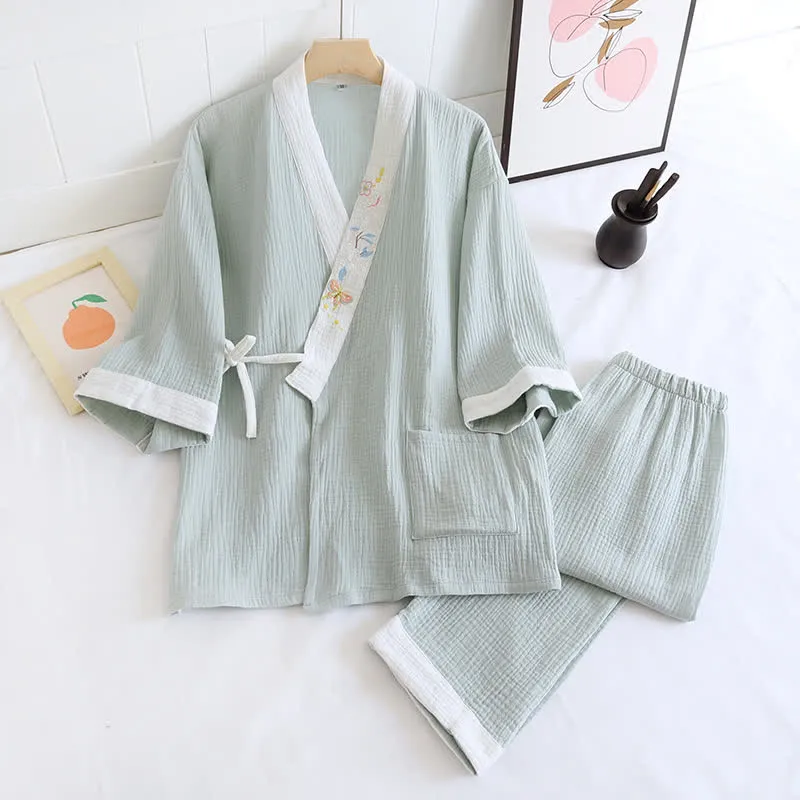 Kimono-Loungewear aus Baumwollgaze mit Schmetterlingsstickerei