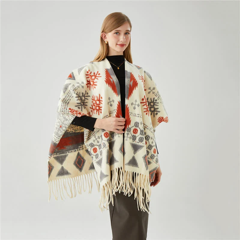 Schalumhang im Ethno-Stil mit Quaste
