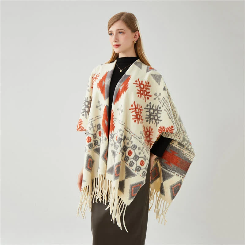 Schalumhang im Ethno-Stil mit Quaste