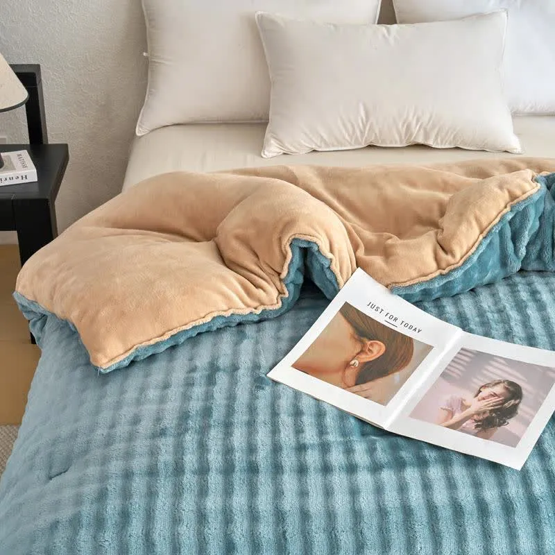 Einfarbige, flauschige, strukturierte, warme Decke