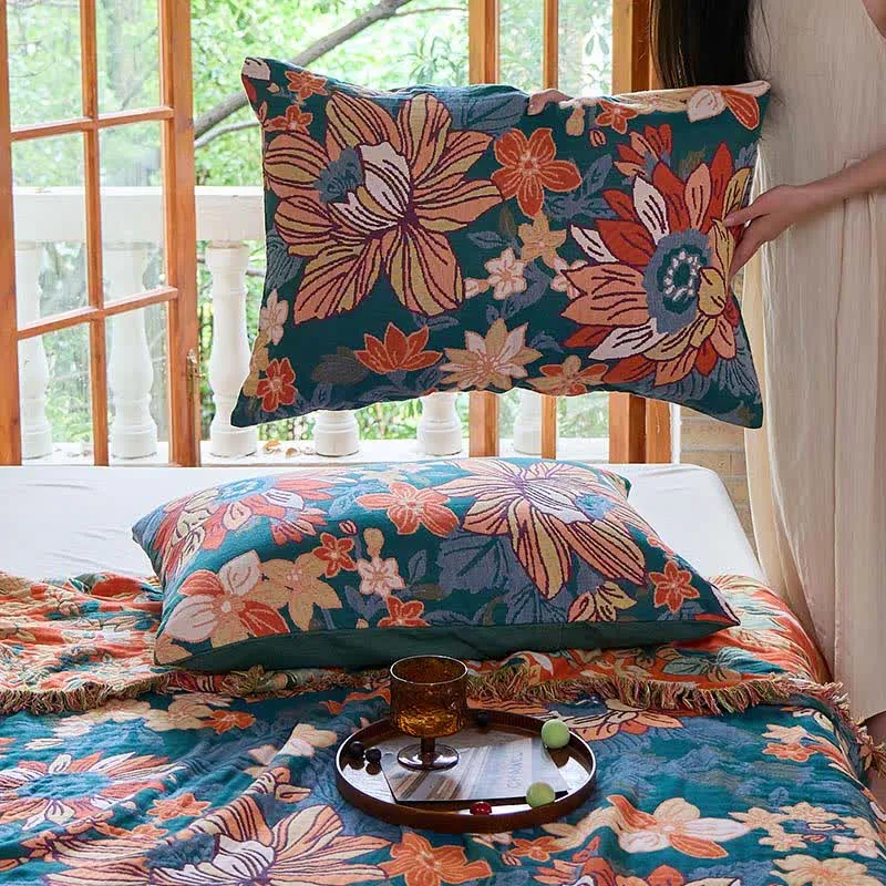 Blühende Baumwoll-Quasten-Steppdecke mit Blumenmuster