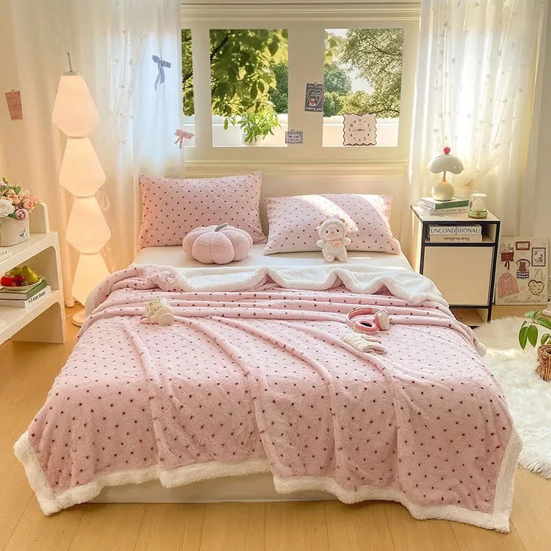 Warme Überwurfdecke mit rosa Punkten