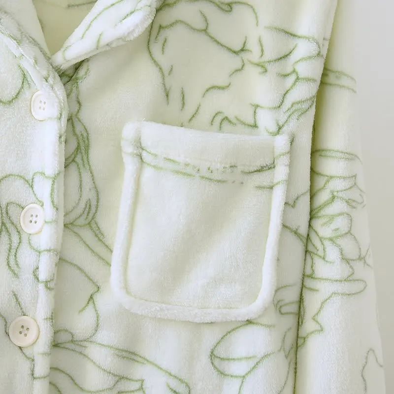 Frisches grünes Plüsch-Loungewear-Set mit Linienmuster