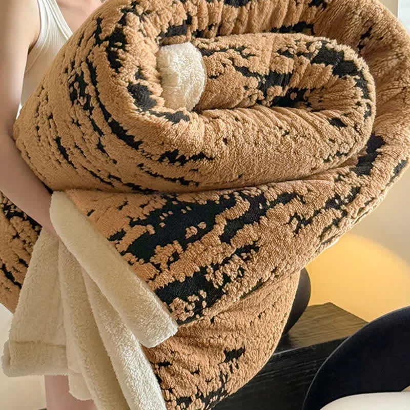 Künstlerische Sherpa-Überwurfdecke mit Farbverlauf