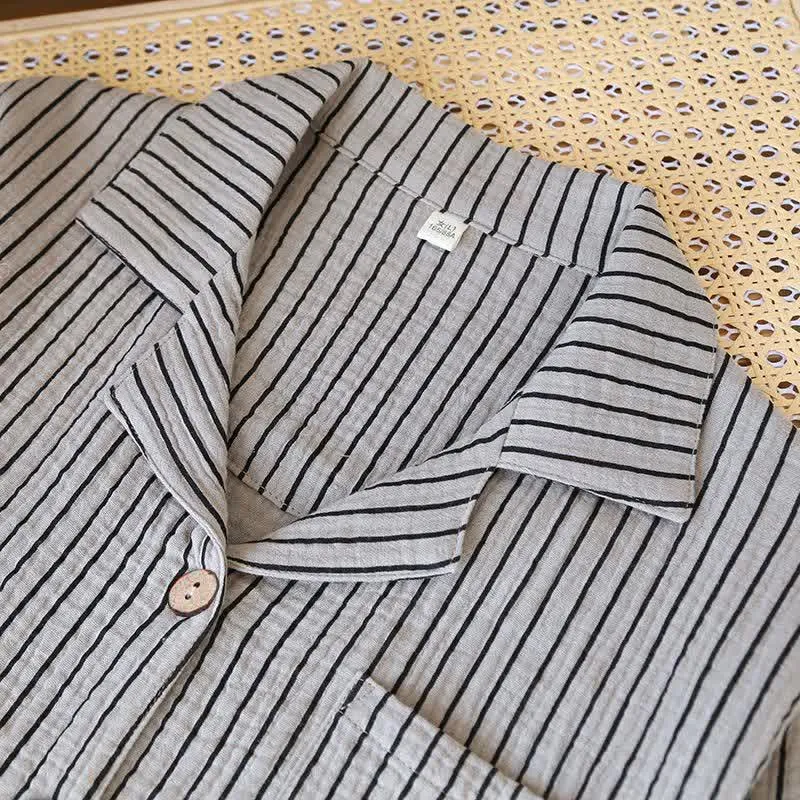 Einfaches Loungewear-Set aus reiner Baumwolle mit Streifen