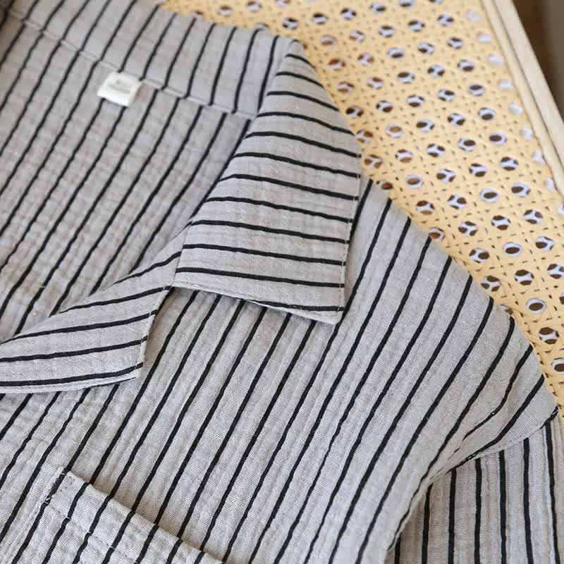 Einfaches Loungewear-Set aus reiner Baumwolle mit Streifen