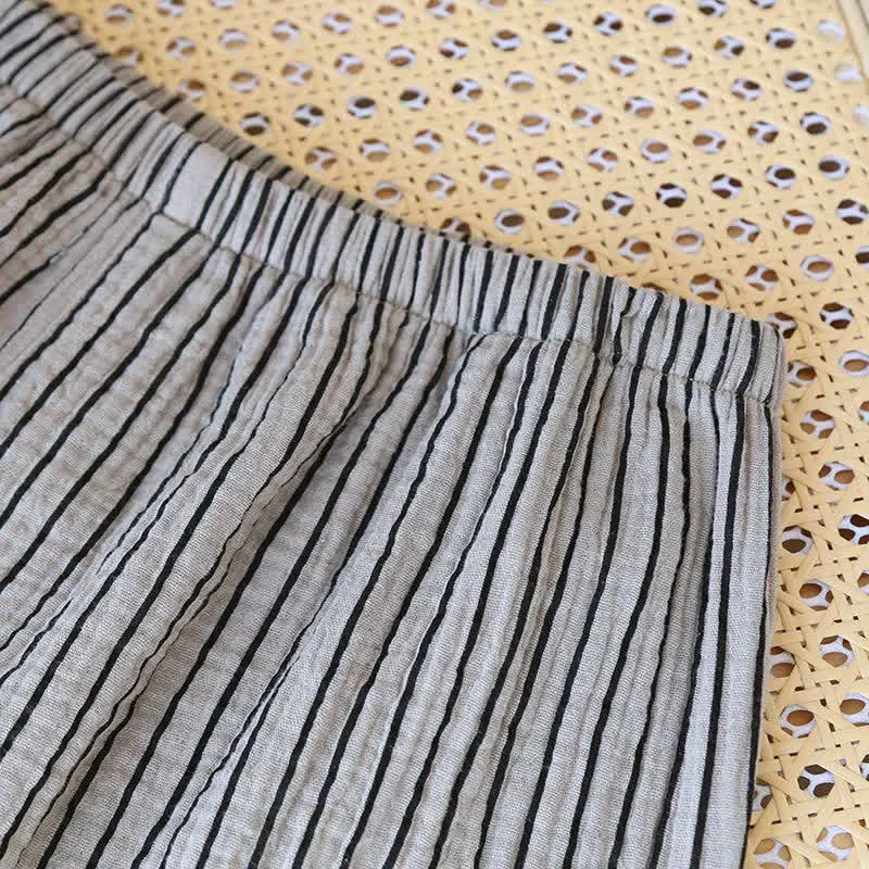 Einfaches Loungewear-Set aus reiner Baumwolle mit Streifen