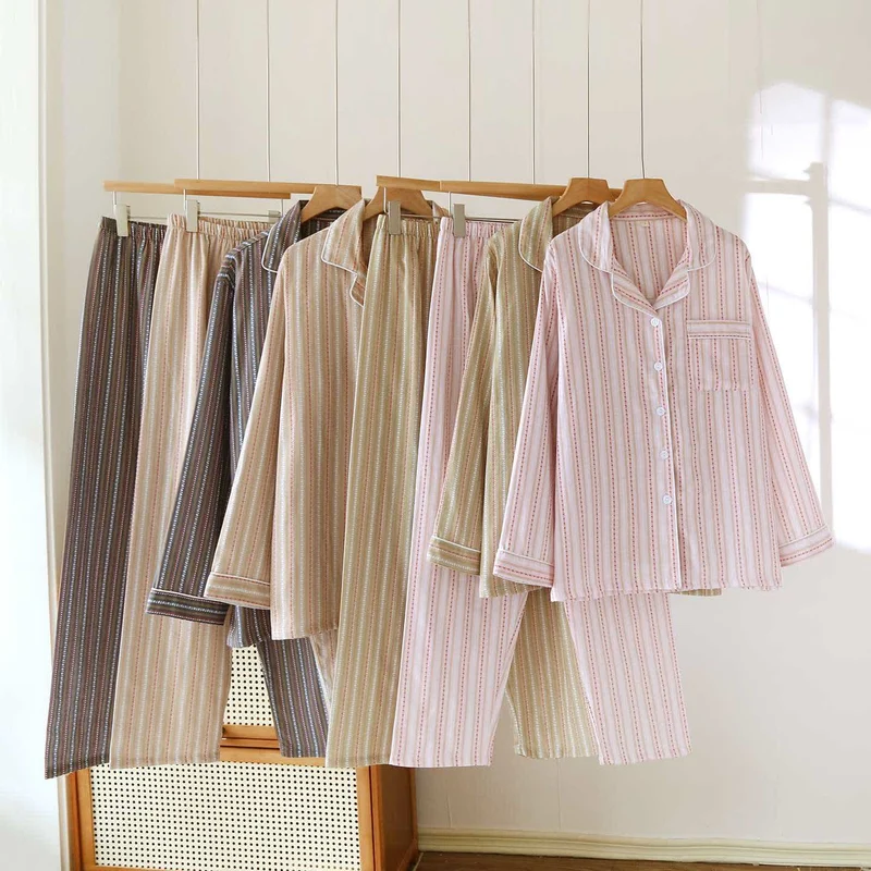 Passendes Loungewear-Set aus gestreifter Baumwollgaze