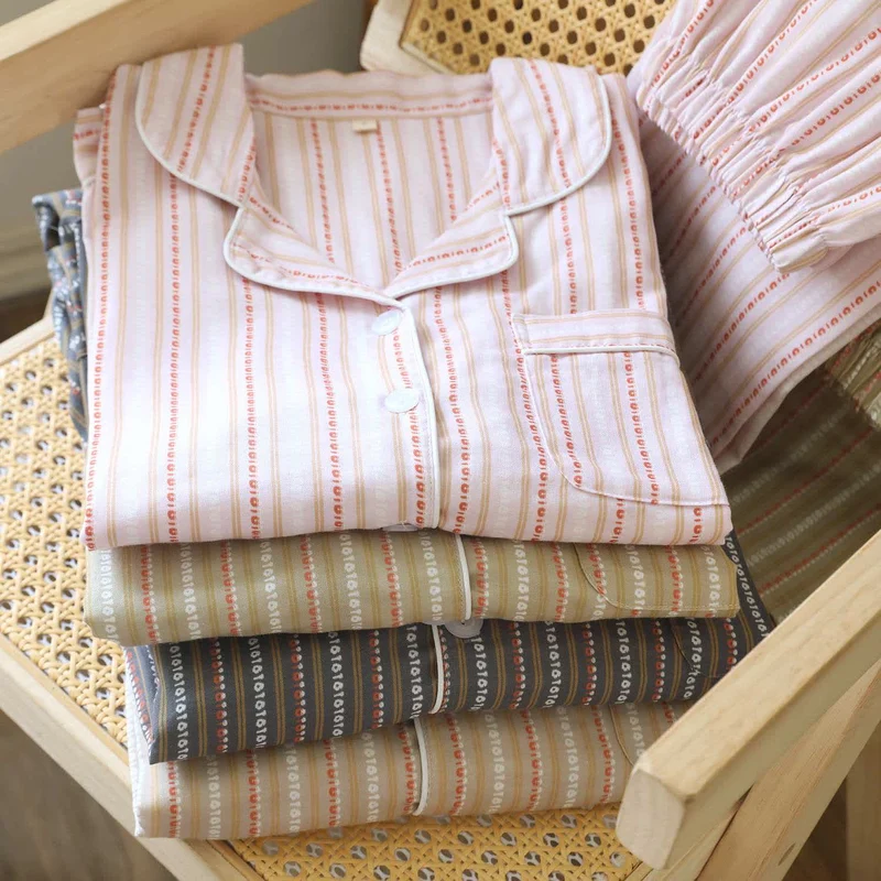Passendes Loungewear-Set aus gestreifter Baumwollgaze