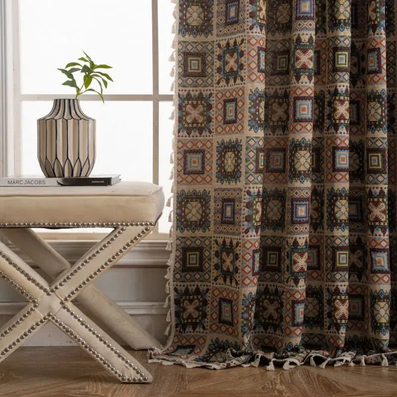 Geometrischer quadratischer Jacquard-Vorhang im Retro-Stil
