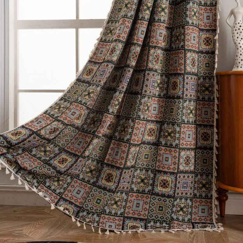 Geometrischer quadratischer Jacquard-Vorhang im Retro-Stil