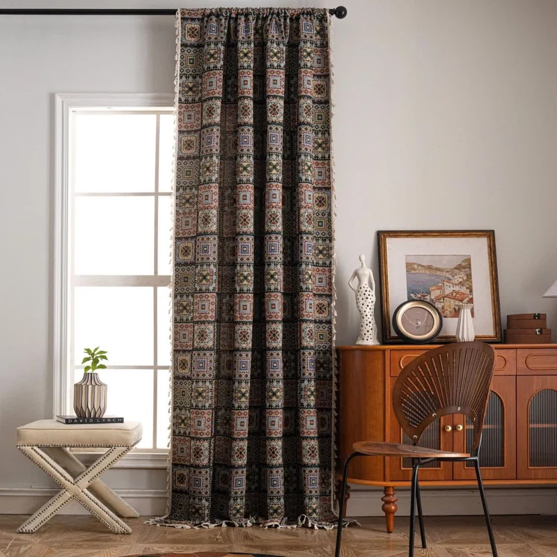 Geometrischer quadratischer Jacquard-Vorhang im Retro-Stil