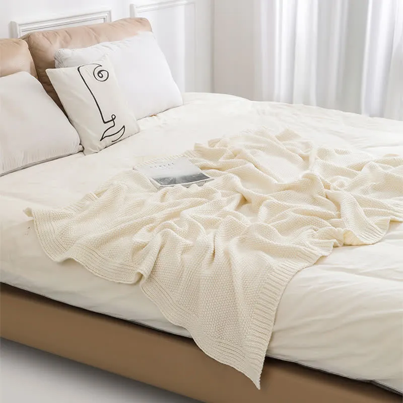Ownkoti Einfache einfarbige Strickdecke