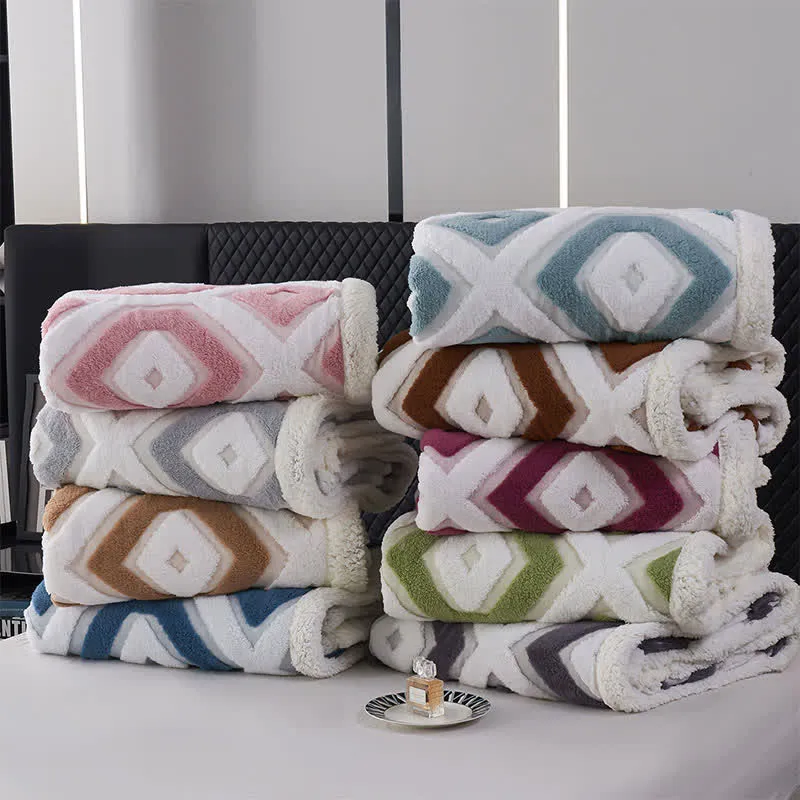 Jacquard-Sherpadecke mit geometrischem Muster