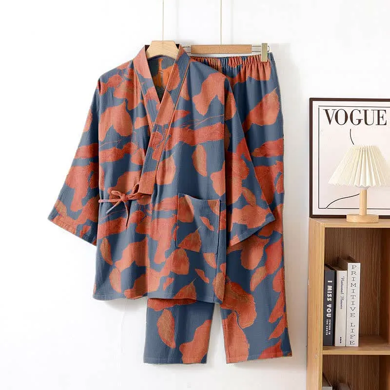 Loungewear-Set aus Baumwoll-Kimono mit botanischem Blattmuster