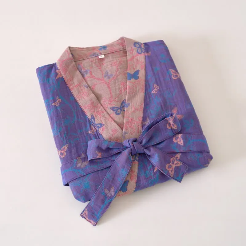 Kimono-Bademantel aus Baumwollgaze mit Schmetterlingsmuster