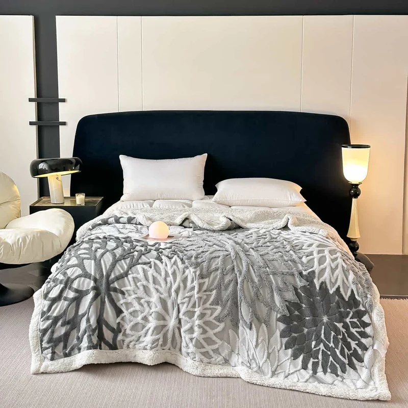 Sherpa-Decke mit floralem Muster