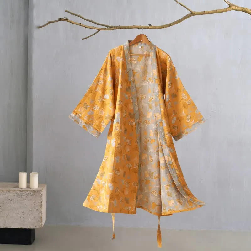 Kimono-Bademantel aus Ginkgo-Biloba-Baumwolle