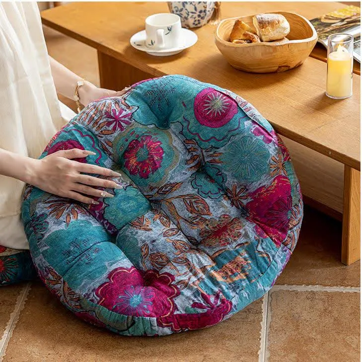 Dekoratives, bequemes Bodenkissen mit Blumenmuster im Bohemian-Stil