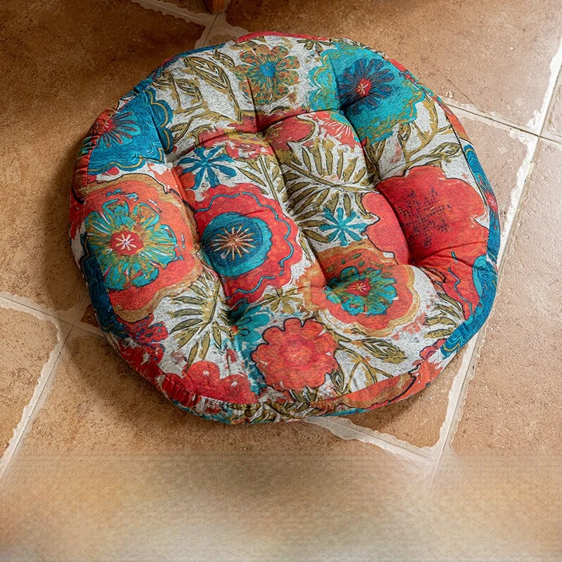 Dekoratives, bequemes Bodenkissen mit Blumenmuster im Bohemian-Stil