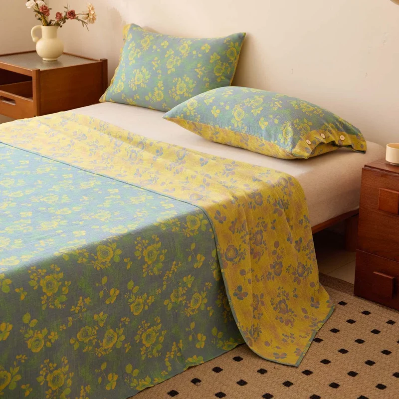 Tagesdecke aus Baumwollgaze mit Rosen-Jacquardmuster