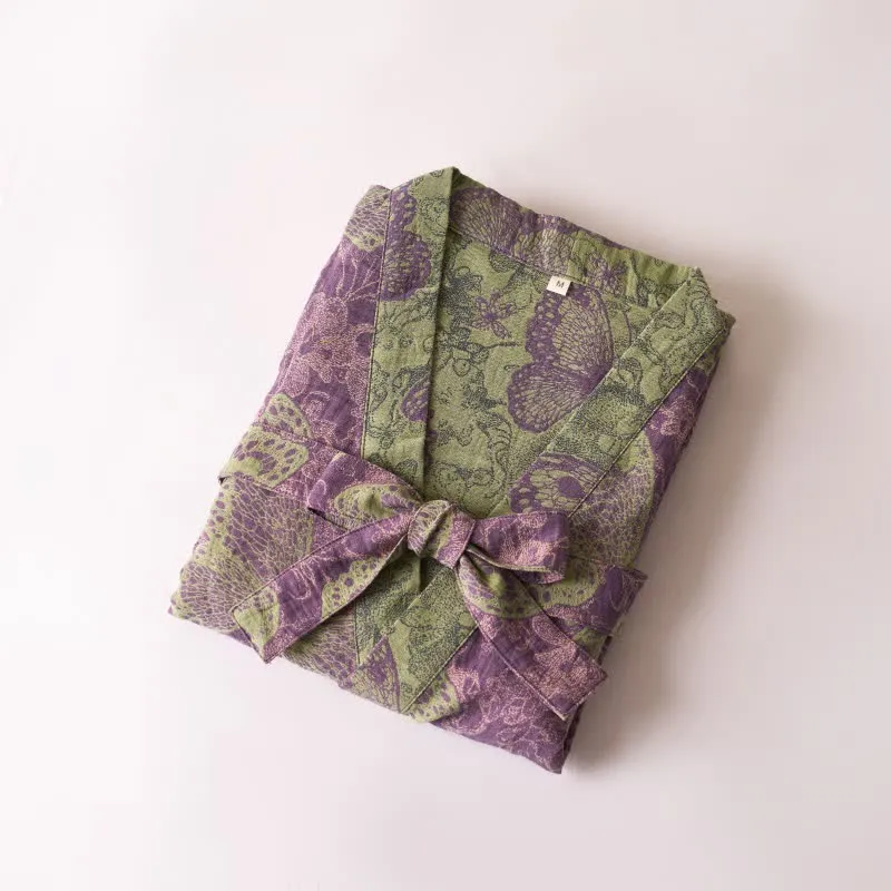 Traumhafter Kimono-Bademantel aus Baumwollgaze mit Schmetterlingsmotiv
