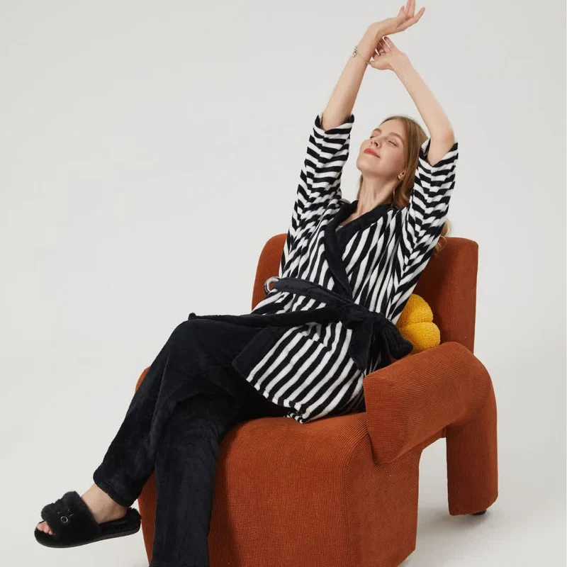 Gestreiftes Kimono-Stil Plüsch-Loungewear-Set
