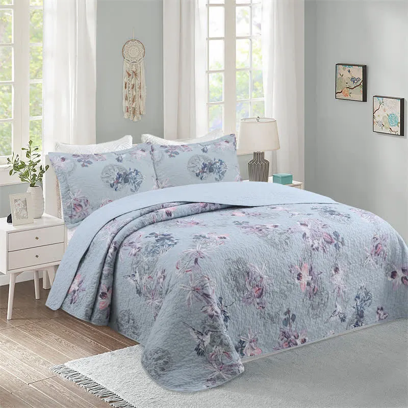 Elegante Steppdecke aus weicher Baumwolle mit Blumenmuster