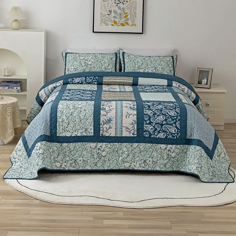 Patchworkdecke aus Baumwolle mit kariertem botanischem Druck