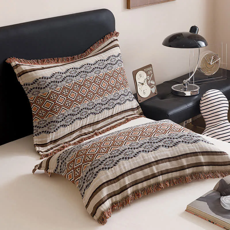 Vierlagige Steppdecke aus Baumwollgaze mit Quasten im Ethno-Stil