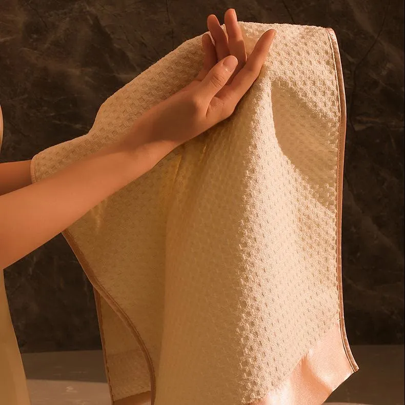 Badetuchset aus Satin mit Waffelmuster (2er-Pack)
