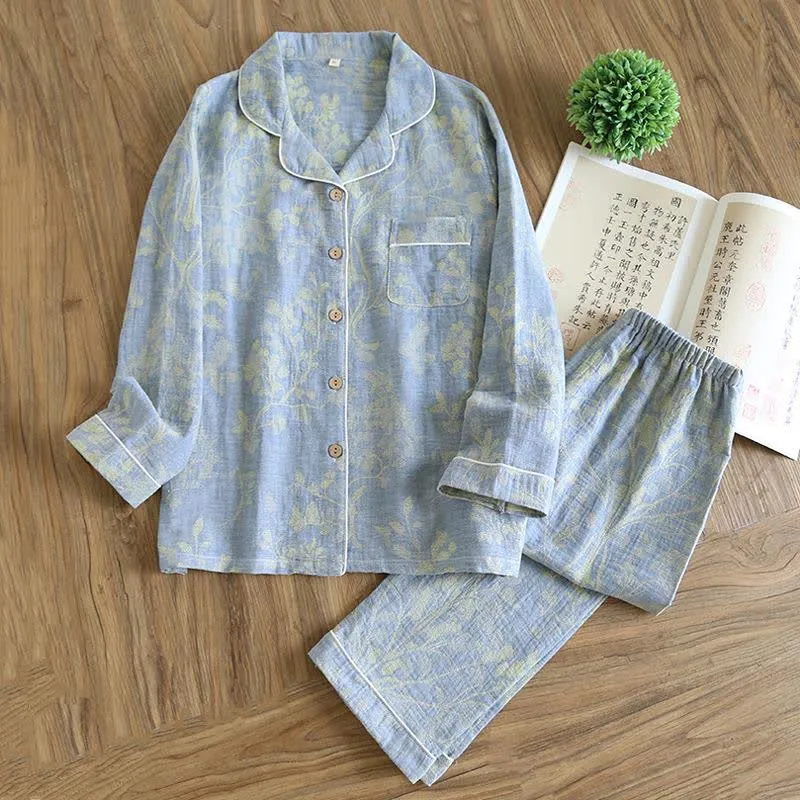 Elegantes Loungewear-Set aus Bio-Baumwolle mit Blumenmuster