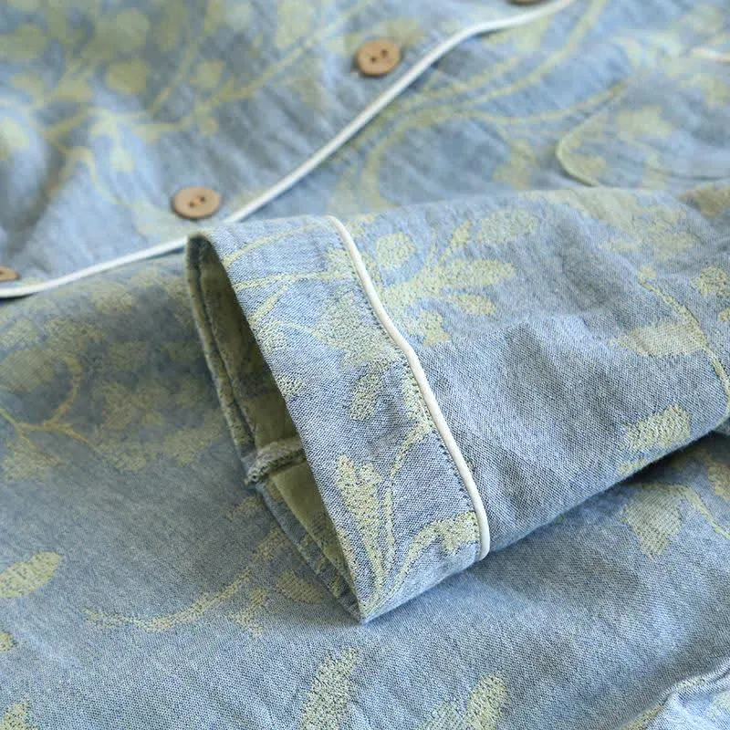 Elegantes Loungewear-Set aus Bio-Baumwolle mit Blumenmuster
