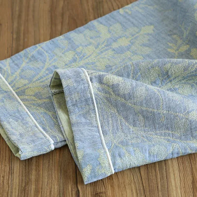 Elegantes Loungewear-Set aus Bio-Baumwolle mit Blumenmuster