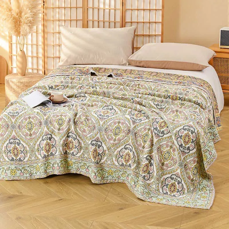 Elegante Vintage-Steppdecke aus Baumwollgaze mit Blumenmuster