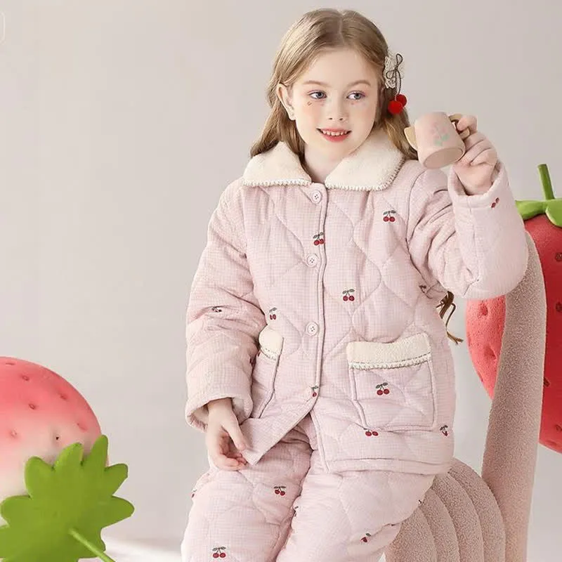 Gestepptes Loungewear-Set mit Kirschmuster für Kinder