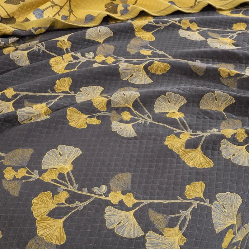 Wendbare Tagesdecke aus Bio-Baumwolle mit Ginkgo-Blatt