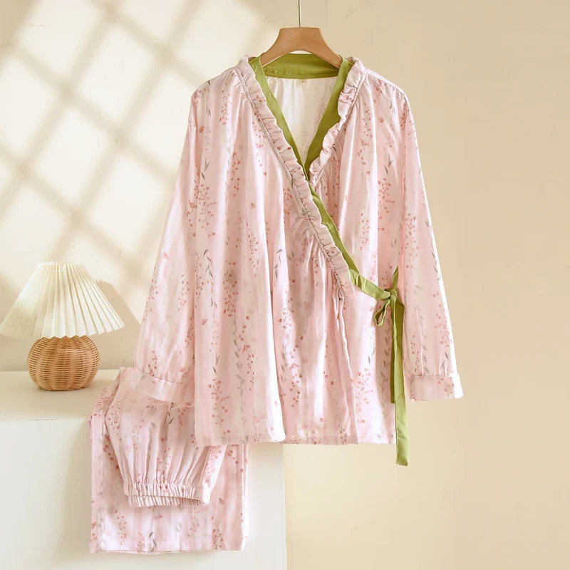 Rosa gestreiftes Kimono-Loungewear-Set mit Blumenmuster