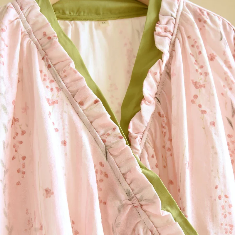 Rosa gestreiftes Kimono-Loungewear-Set mit Blumenmuster