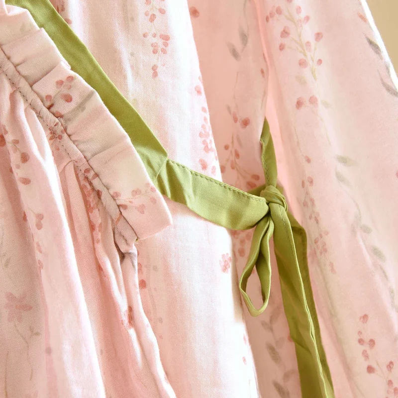 Rosa gestreiftes Kimono-Loungewear-Set mit Blumenmuster