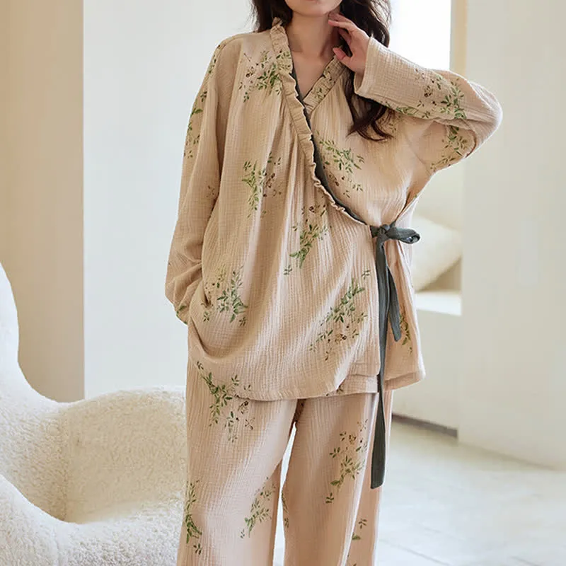 Loungewear-Set mit Kimono und botanischem Blattmuster