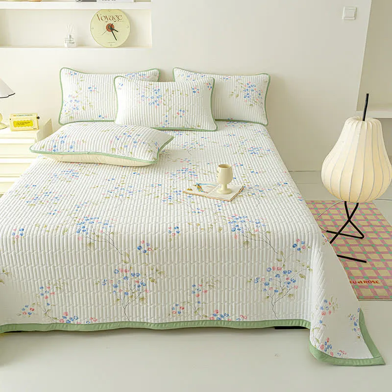 Rustikale, elegante Tagesdecke mit Blattmuster